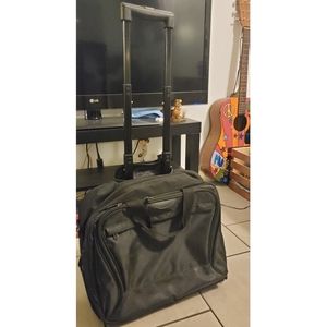 Rolling briefcase